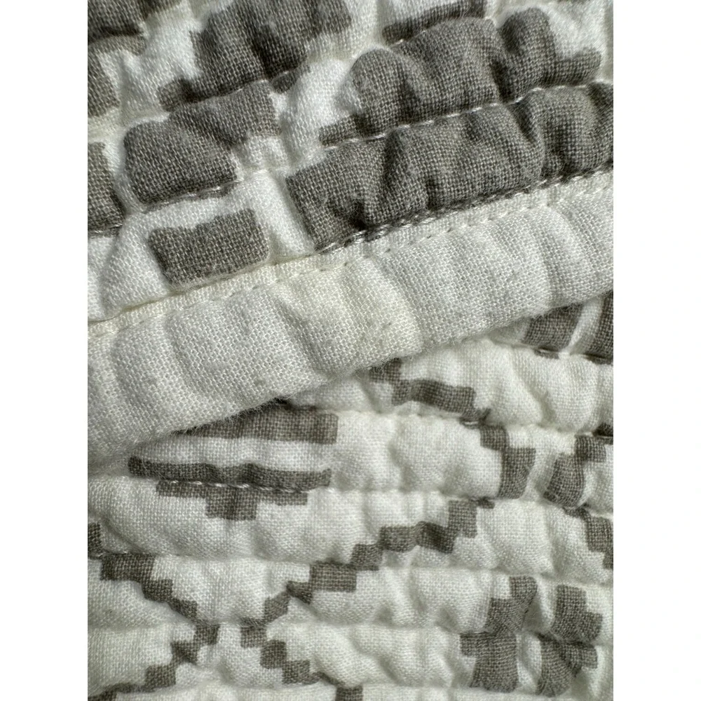 Crate & Barrel Quilt Grey size King Cotton Reversible 96